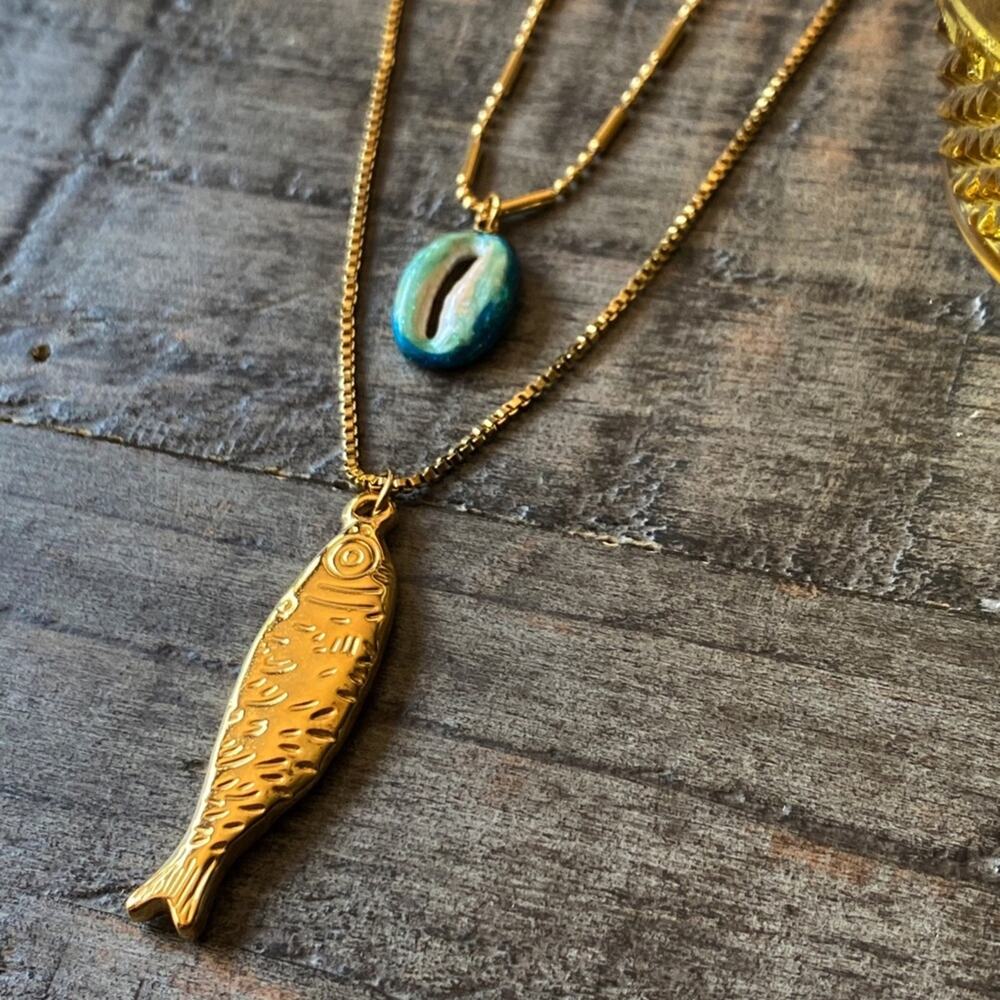 NEW Golden Fish & Shell Layering Necklace Set - Picture 11 of 11